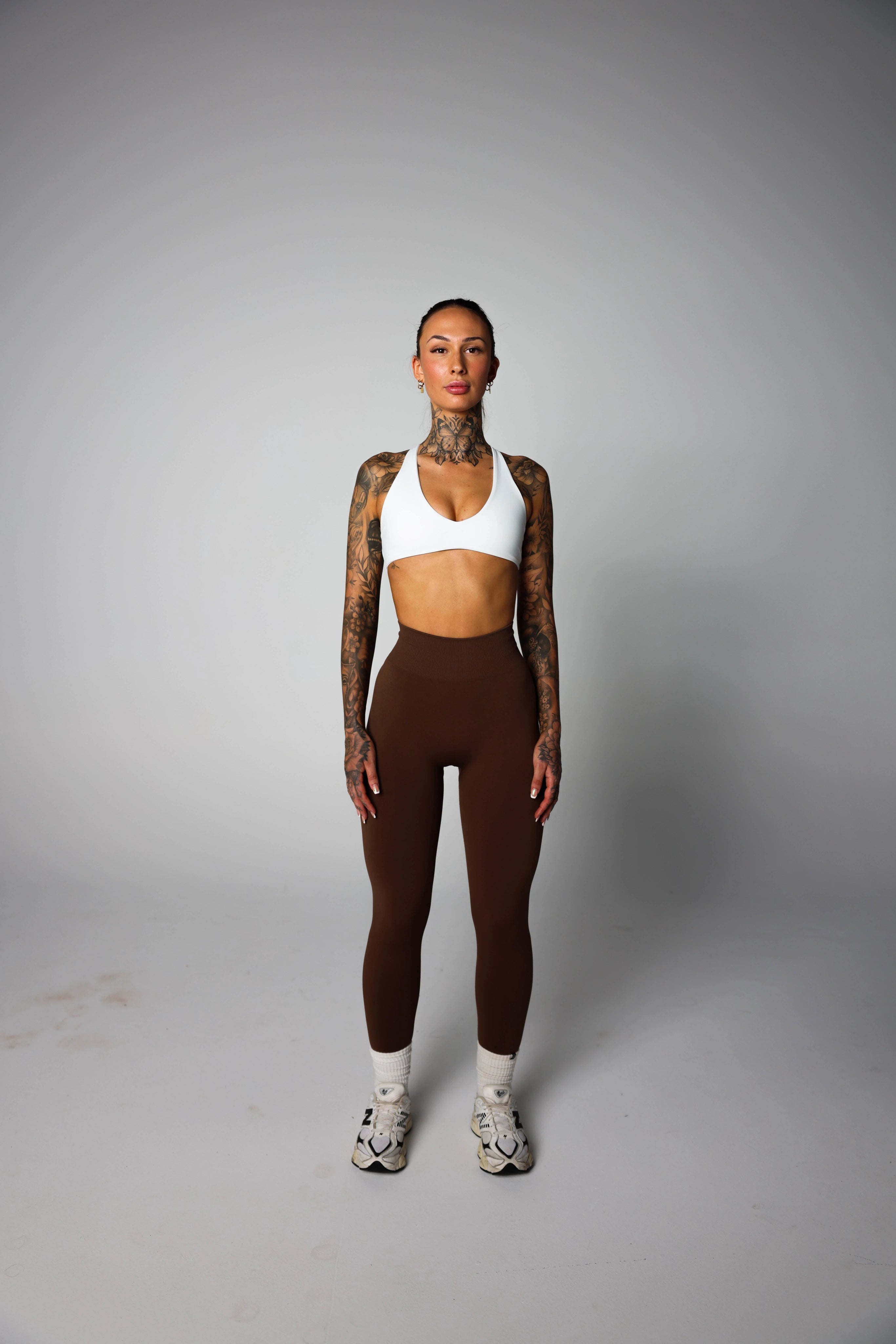 'ICON' SEAMLESS SCRUNCH LEGGINGS - COCOA **FREE GIFT**
