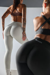 'ICON' SEAMLESS SCRUNCH LEGGINGS - LIGHT GREY **FREE GIFT**