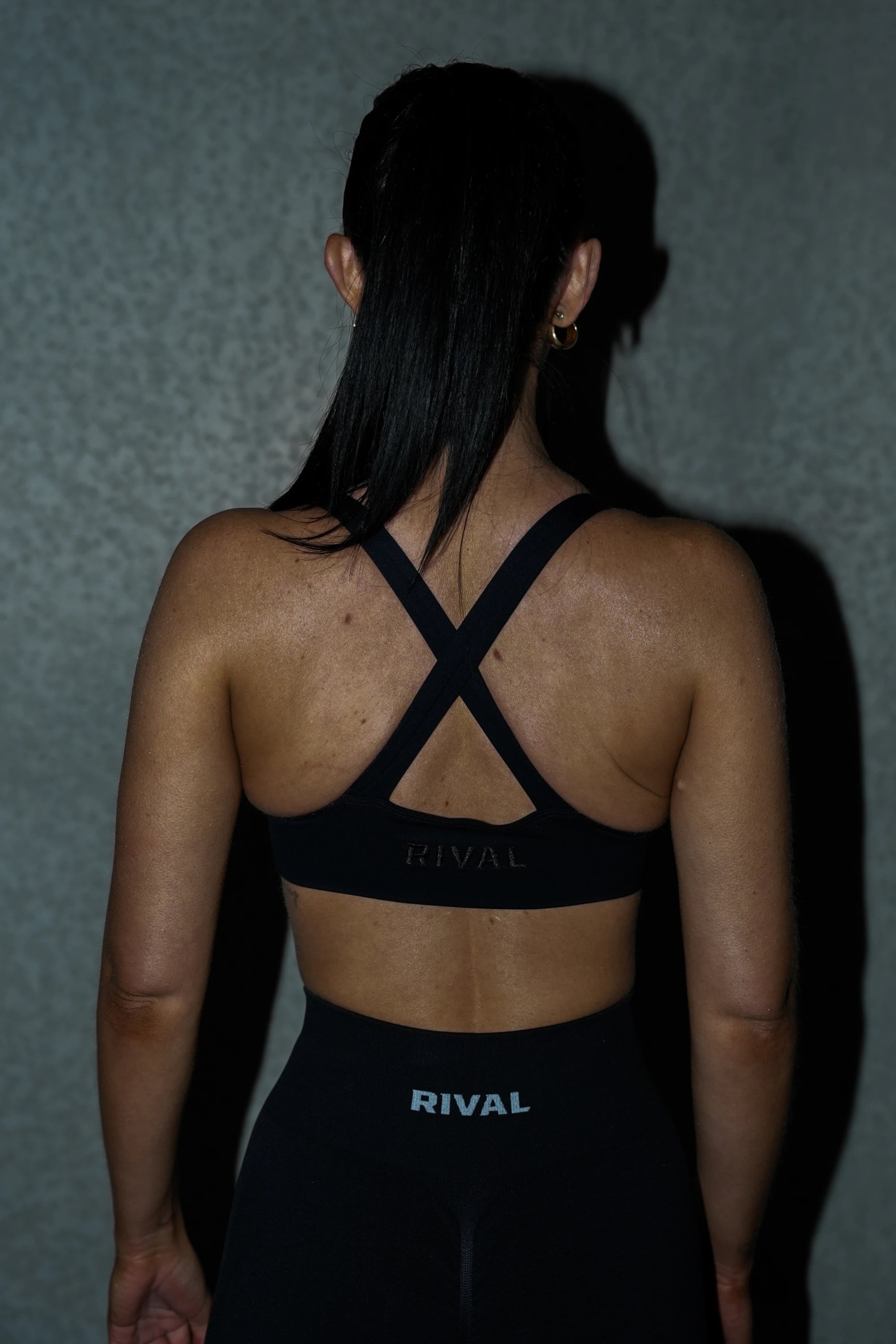 'VIPER' DEEP V CROP - BLACK