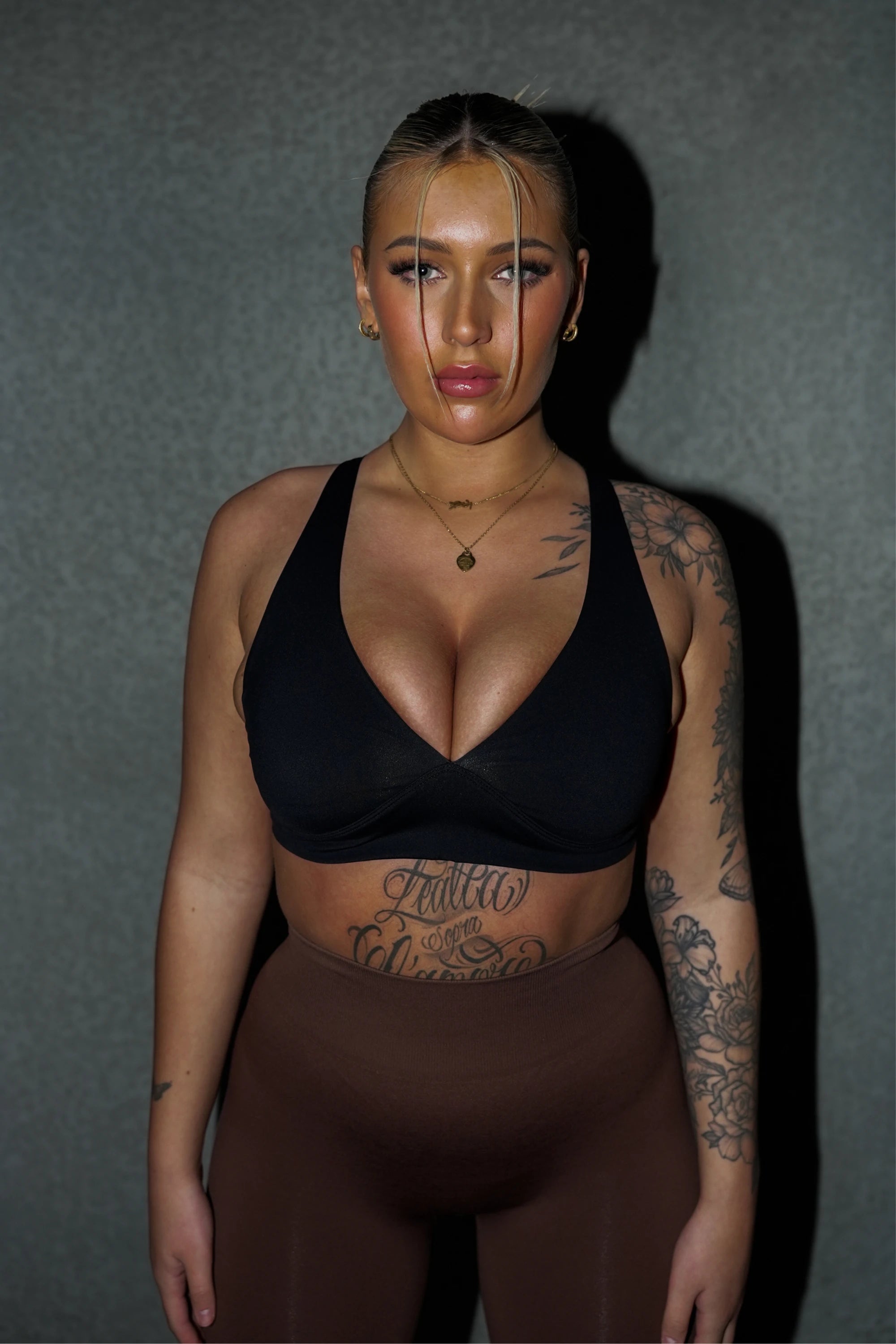 'VIPER' DEEP V CROP - BLACK