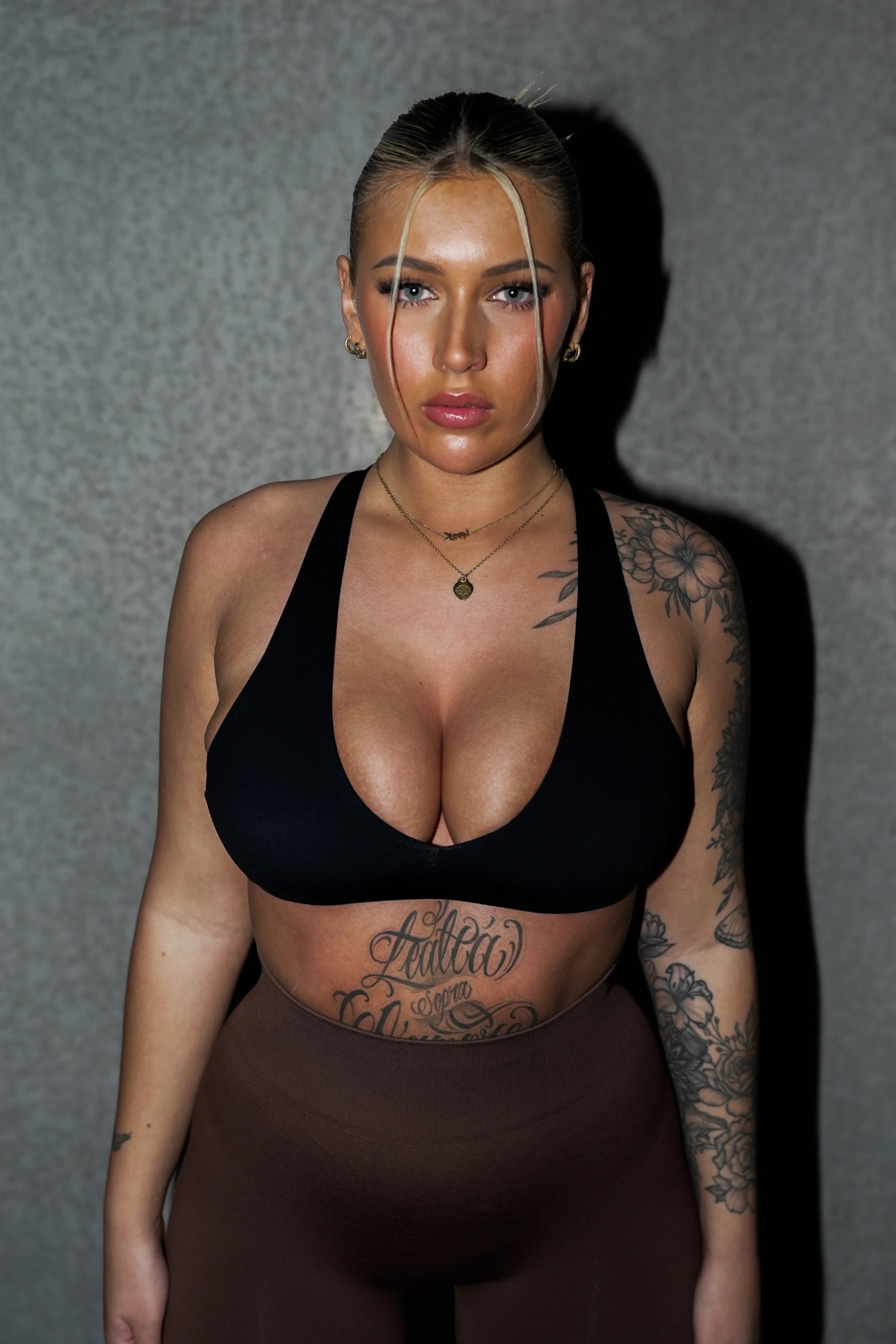 'VITAL' MULTIWAY CROP - BLACK