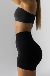 ICON SEAMLESS SHORTS - BLACK
