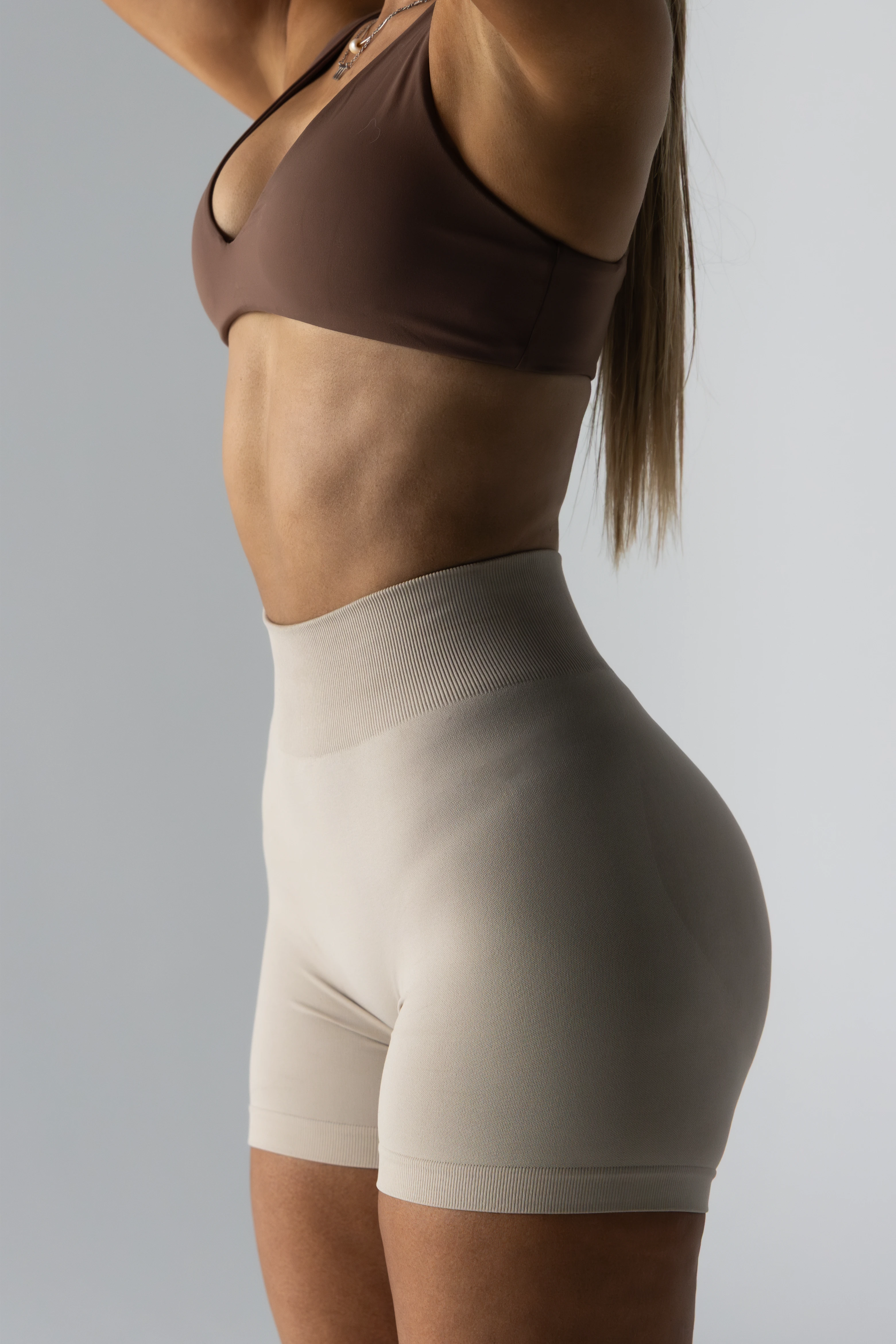 ICON SEAMLESS SHORTS - LIGHT GREY