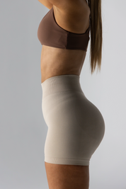 ICON SEAMLESS SHORTS - LIGHT GREY
